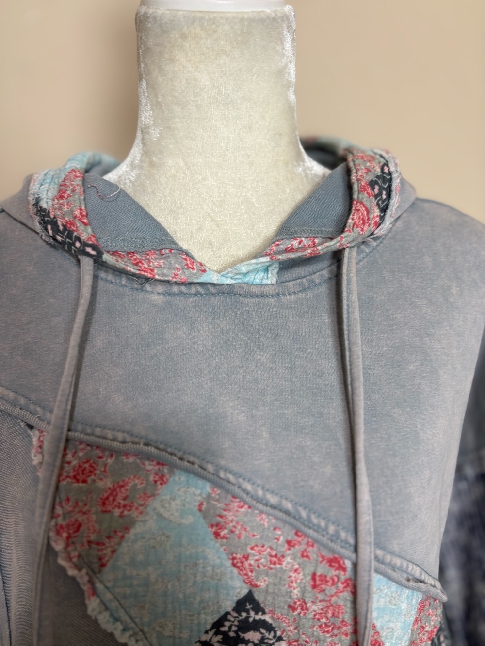gimmicks by BKE Patchwork Gray Hoodie with Multicolor Accents Size Medium - Picture 3 of 13